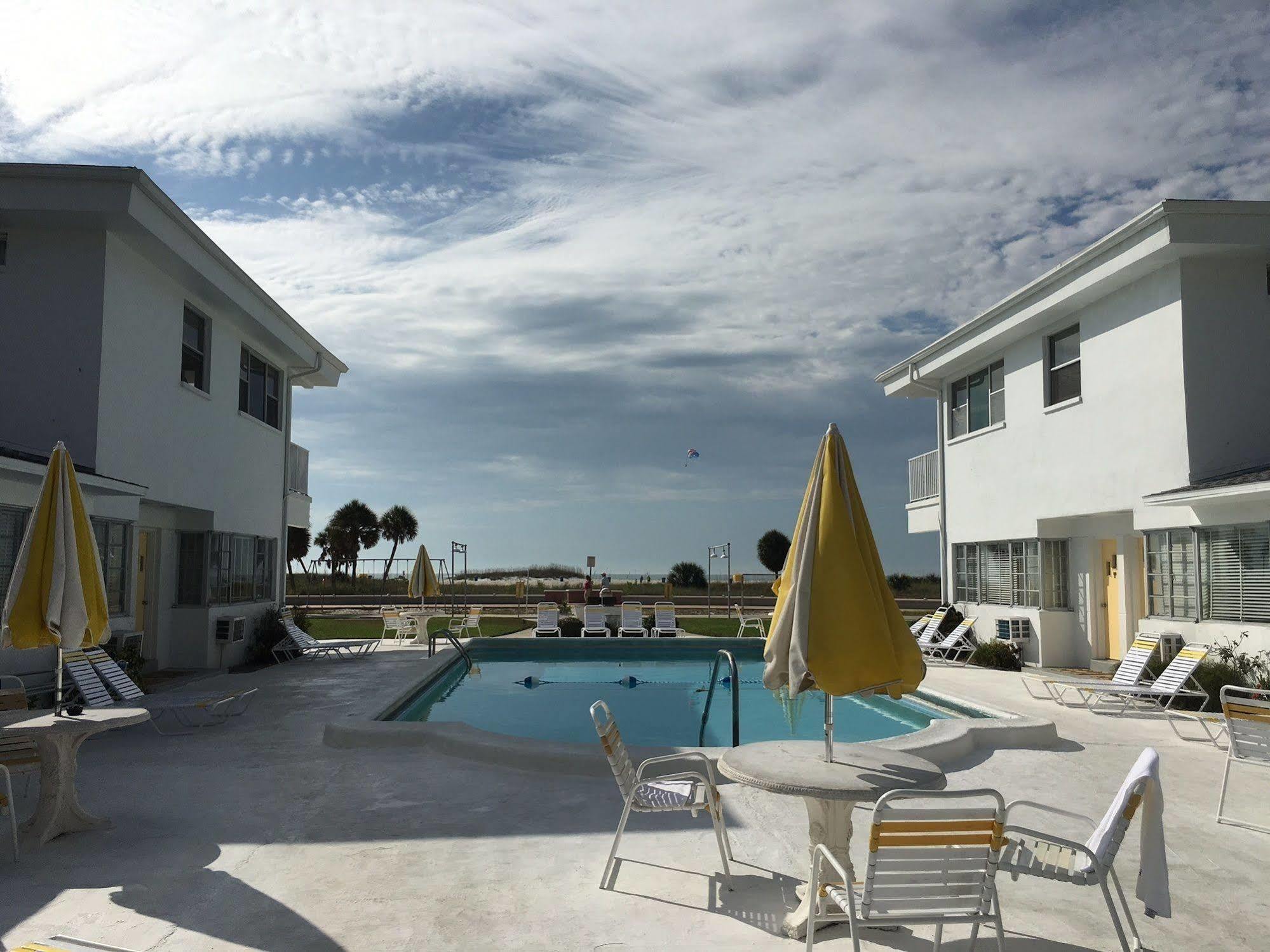 The Sands Of Treasure Island St. Pete Beach Εξωτερικό φωτογραφία